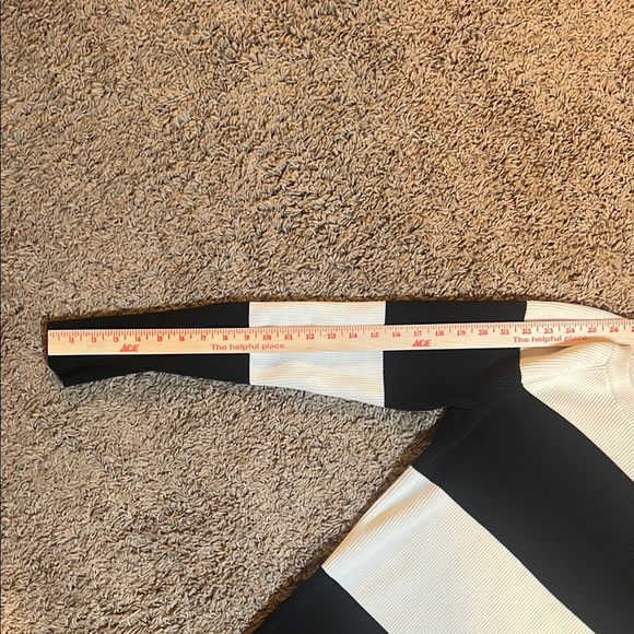 Ralph Lauren Women’s Black and White Striped Sweater Size XL - Picture 10 of 10